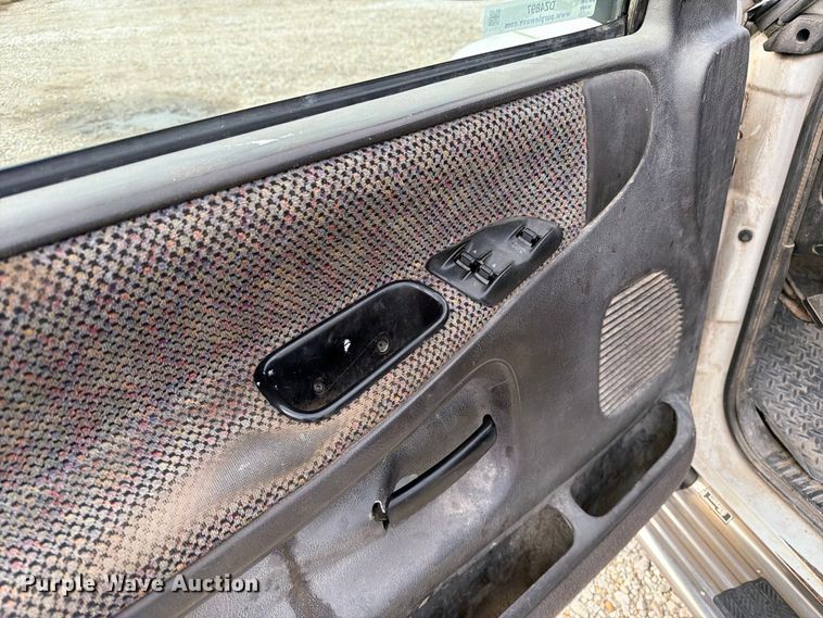 image for item DZ4897 1999 Dodge Ram 3500 flatbed pickup truck
