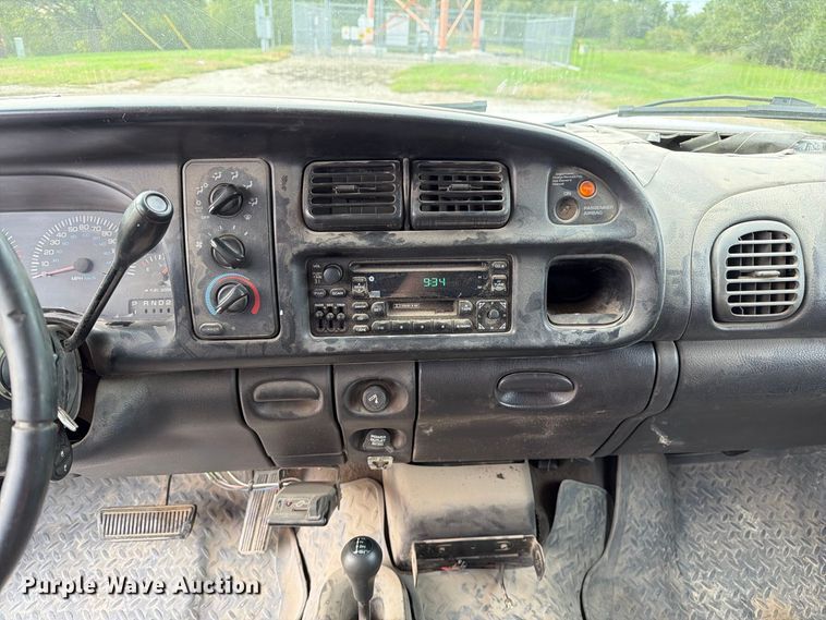image for item DZ4897 1999 Dodge Ram 3500 flatbed pickup truck