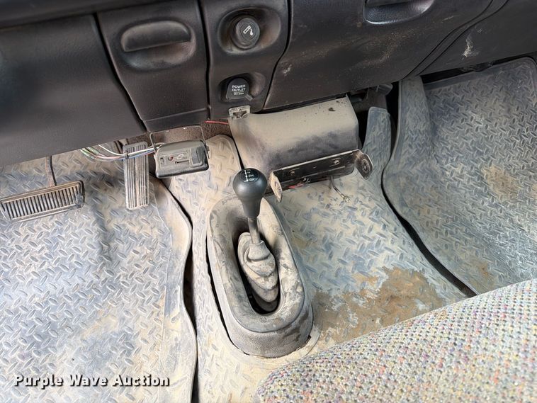image for item DZ4897 1999 Dodge Ram 3500 flatbed pickup truck