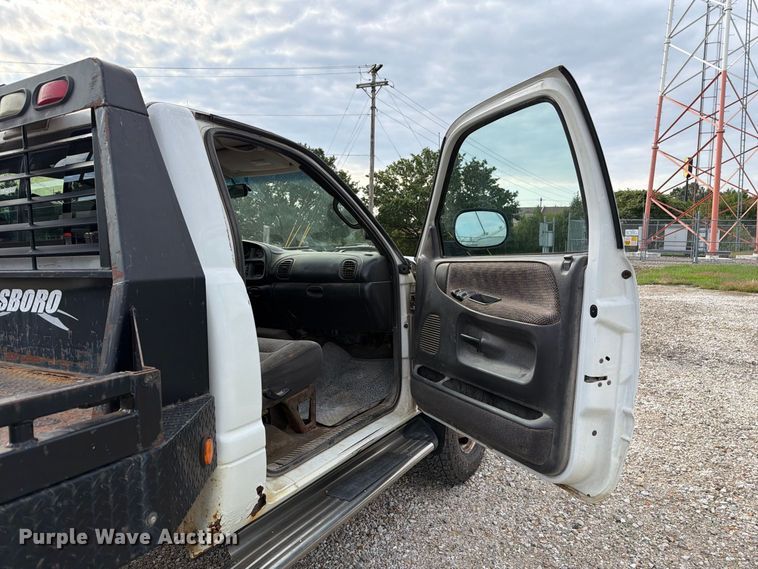 image for item DZ4897 1999 Dodge Ram 3500 flatbed pickup truck