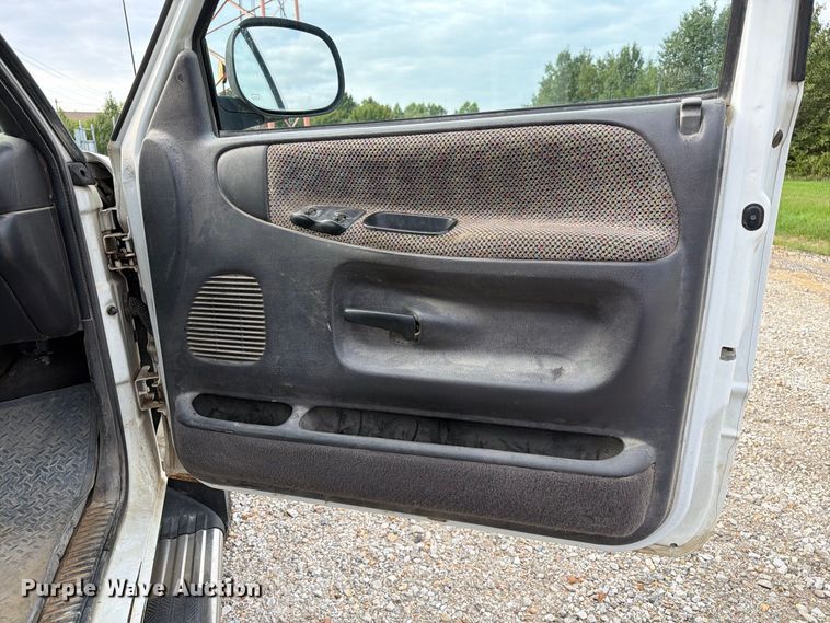 image for item DZ4897 1999 Dodge Ram 3500 flatbed pickup truck