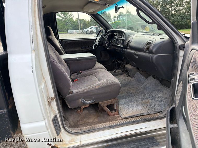 image for item DZ4897 1999 Dodge Ram 3500 flatbed pickup truck