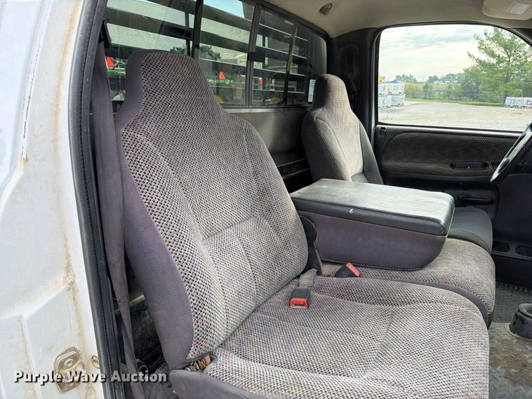 image for item DZ4897 1999 Dodge Ram 3500 flatbed pickup truck