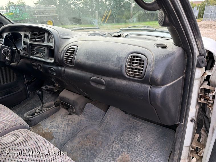 image for item DZ4897 1999 Dodge Ram 3500 flatbed pickup truck