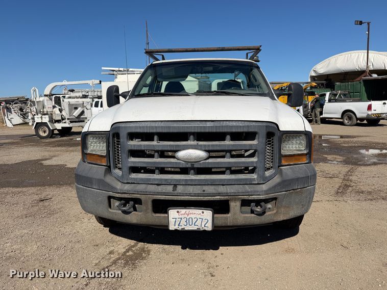image for item EA0050 2006 Ford F250 Super Duty pickup truck