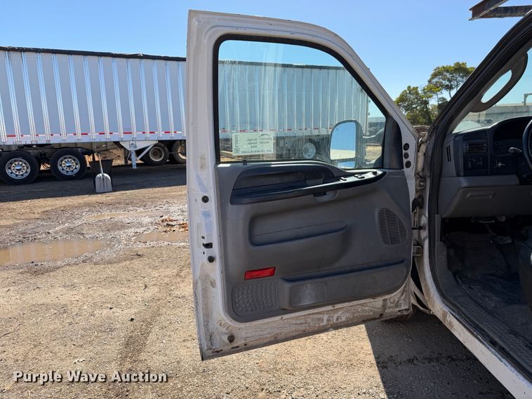 image for item EA0050 2006 Ford F250 Super Duty pickup truck
