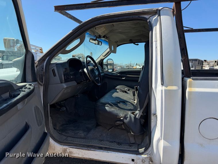 image for item EA0050 2006 Ford F250 Super Duty pickup truck