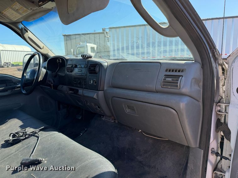 image for item EA0050 2006 Ford F250 Super Duty pickup truck