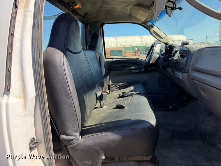 image for item EA0050 2006 Ford F250 Super Duty pickup truck