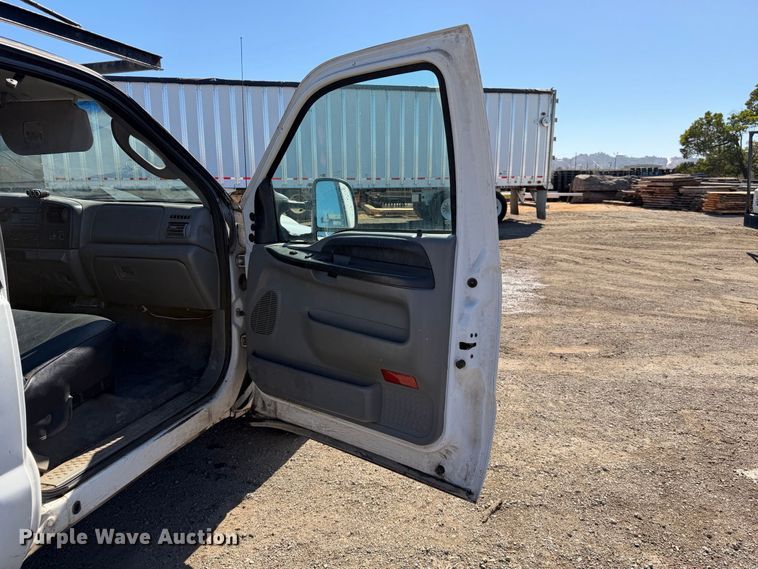 image for item EA0050 2006 Ford F250 Super Duty pickup truck