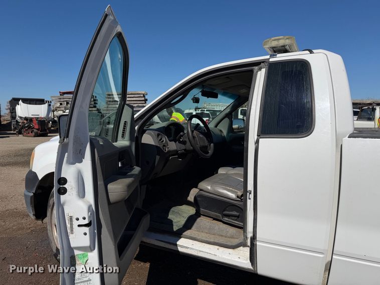 image for item EA0051 2006 Ford F150 Ext. Cab pickup truck