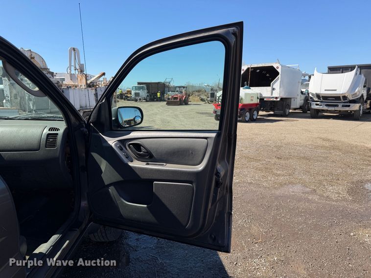 image for item EA0052 2006 Ford Escape SUV
