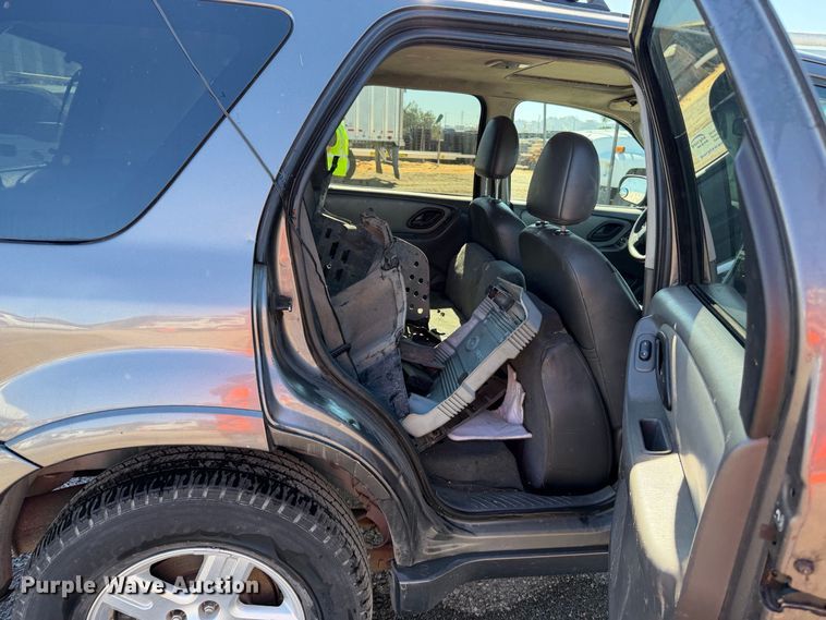 image for item EA0052 2006 Ford Escape SUV
