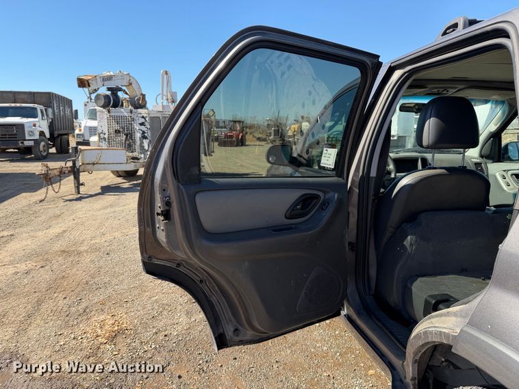 image for item EA0052 2006 Ford Escape SUV