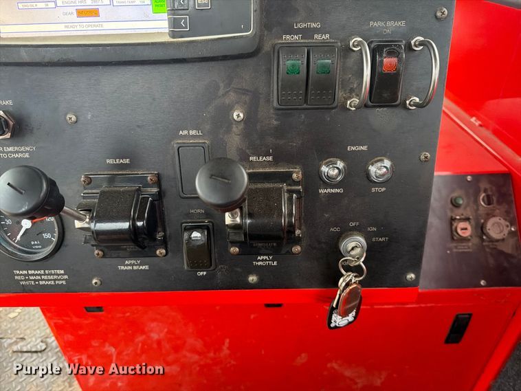 image for item EA0529 2013 Shuttlewagon Navigator NVX8040 railcar mover