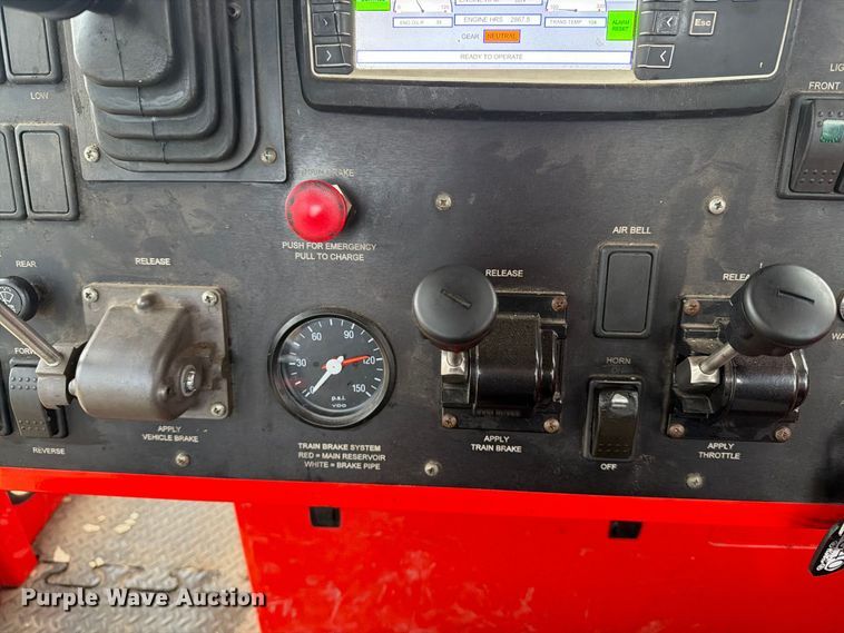image for item EA0529 2013 Shuttlewagon Navigator NVX8040 railcar mover