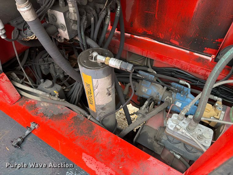 image for item EA0529 2013 Shuttlewagon Navigator NVX8040 railcar mover