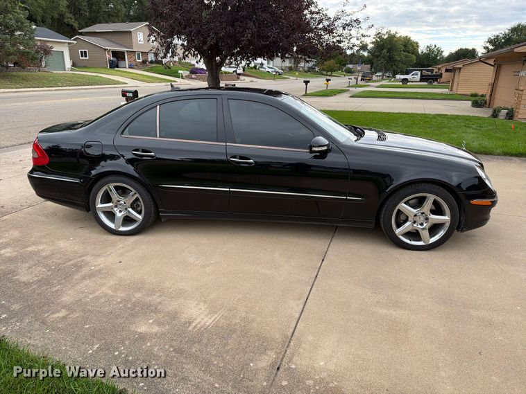 image for item EA0575 2007 Mercedes-Benz E-550 