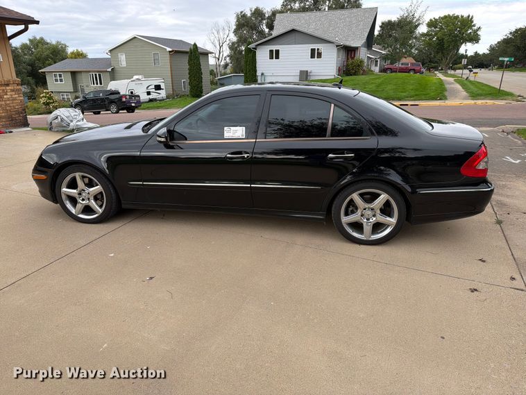 image for item EA0575 2007 Mercedes-Benz E-550 