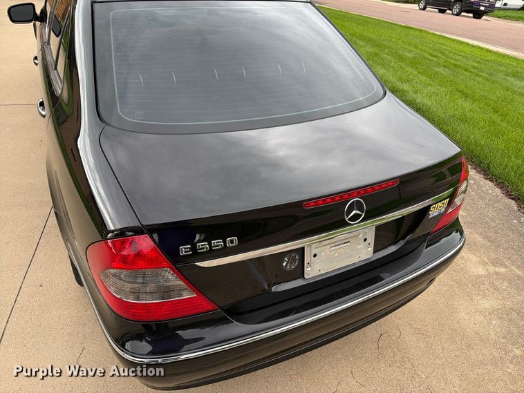 image for item EA0575 2007 Mercedes-Benz E-550 