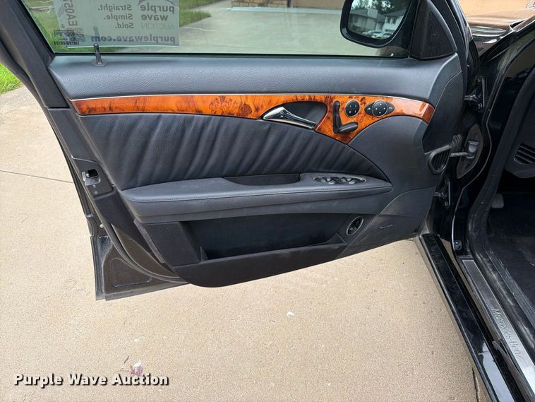 image for item EA0575 2007 Mercedes-Benz E-550 