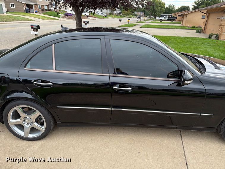 image for item EA0575 2007 Mercedes-Benz E-550 