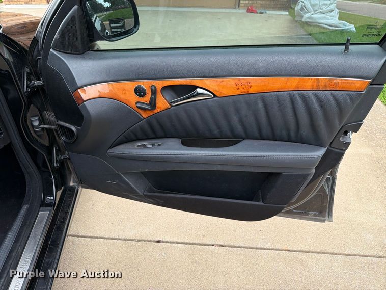 image for item EA0575 2007 Mercedes-Benz E-550 