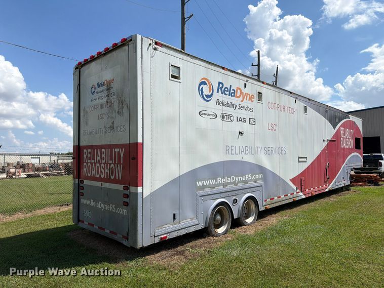 image for item EA7329 2002 Kentucky dry van trailer