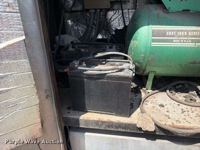 image for item EA7329 2002 Kentucky dry van trailer
