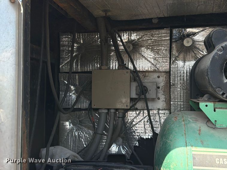 image for item EA7329 2002 Kentucky dry van trailer