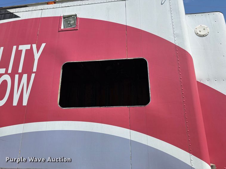 image for item EA7329 2002 Kentucky dry van trailer