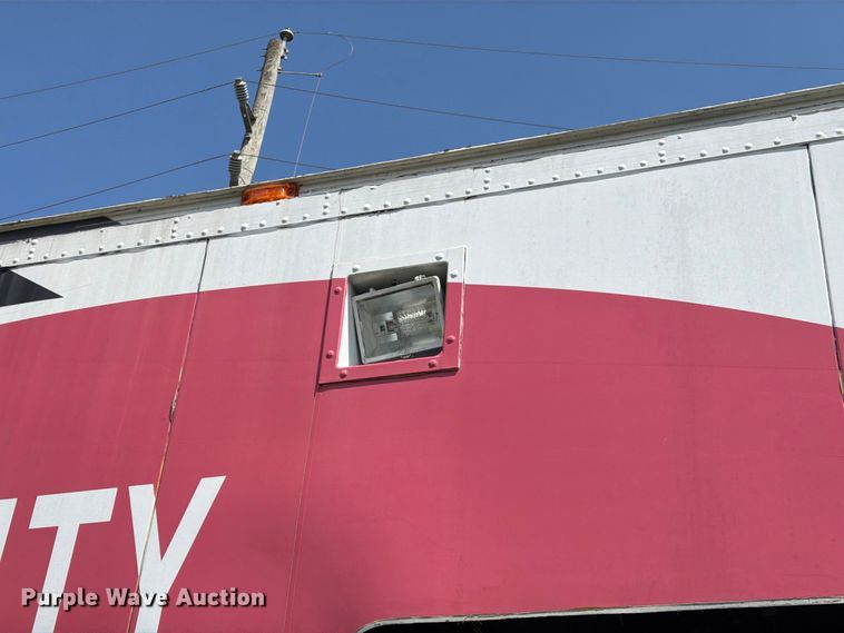 image for item EA7329 2002 Kentucky dry van trailer