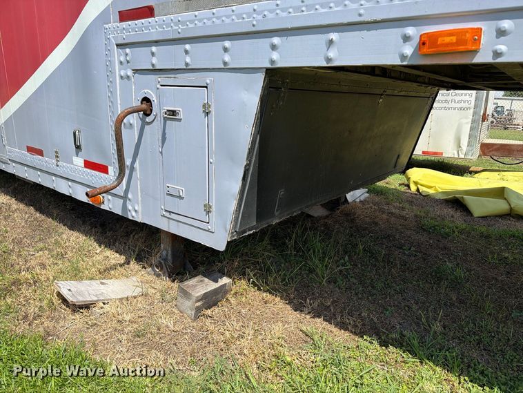 image for item EA7329 2002 Kentucky dry van trailer