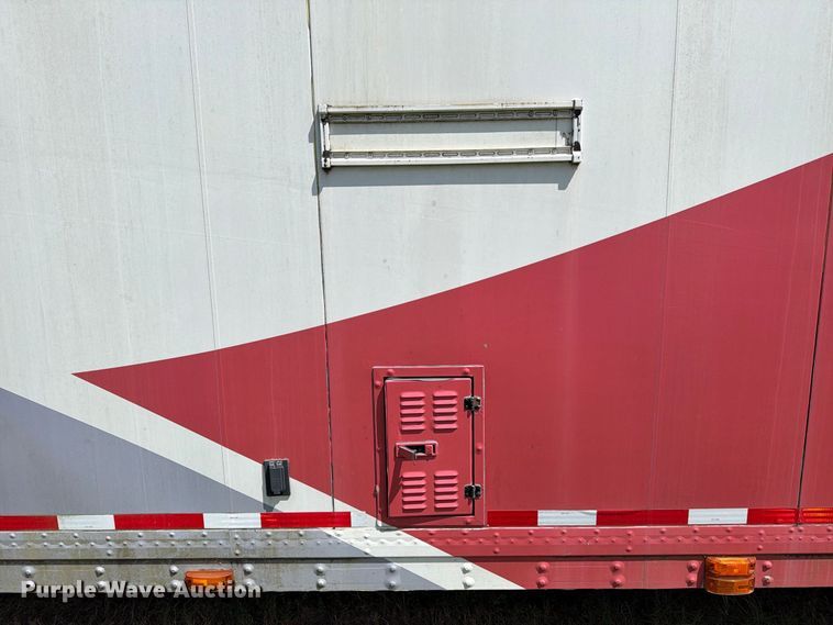 image for item EA7329 2002 Kentucky dry van trailer
