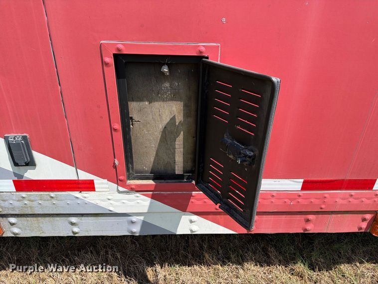 image for item EA7329 2002 Kentucky dry van trailer