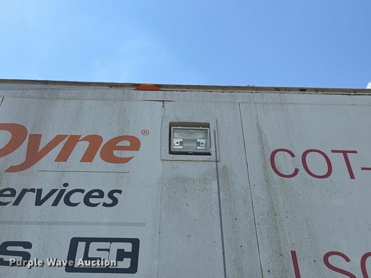 image for item EA7329 2002 Kentucky dry van trailer