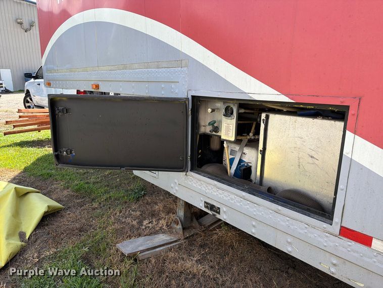 image for item EA7329 2002 Kentucky dry van trailer