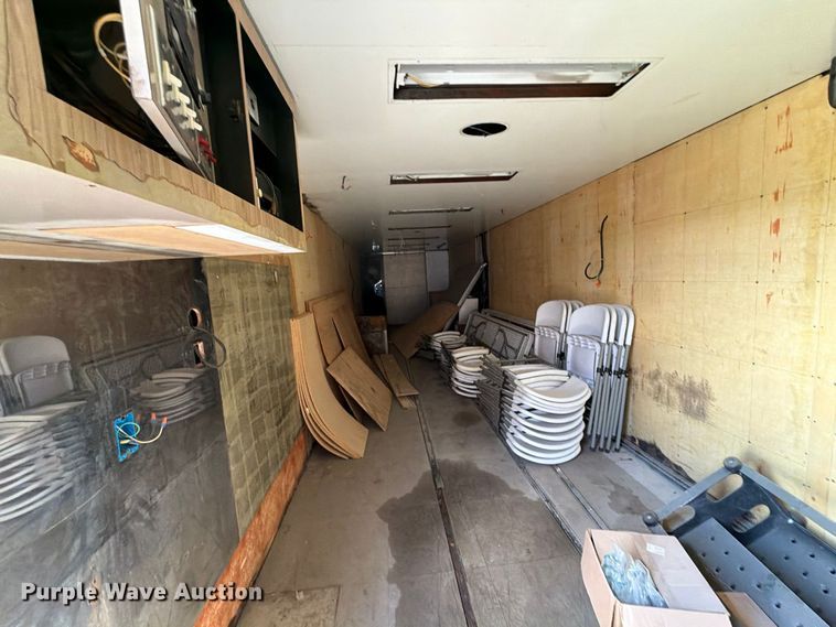 image for item EA7329 2002 Kentucky dry van trailer