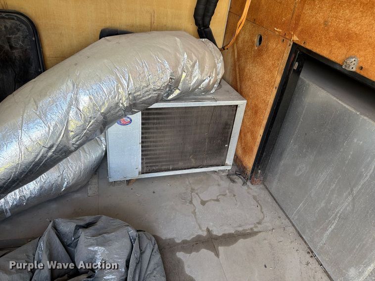 image for item EA7329 2002 Kentucky dry van trailer