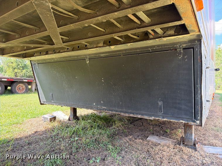image for item EA7329 2002 Kentucky dry van trailer
