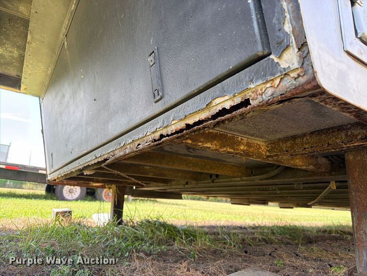 image for item EA7329 2002 Kentucky dry van trailer