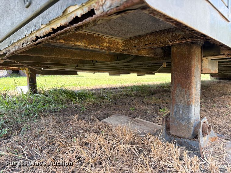 image for item EA7329 2002 Kentucky dry van trailer