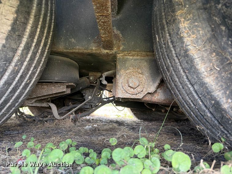 image for item EA7329 2002 Kentucky dry van trailer