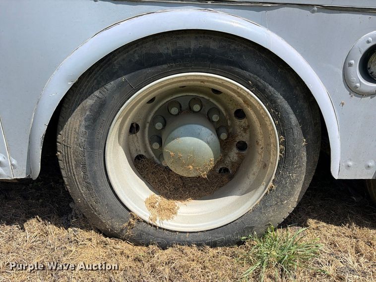 image for item EA7329 2002 Kentucky dry van trailer