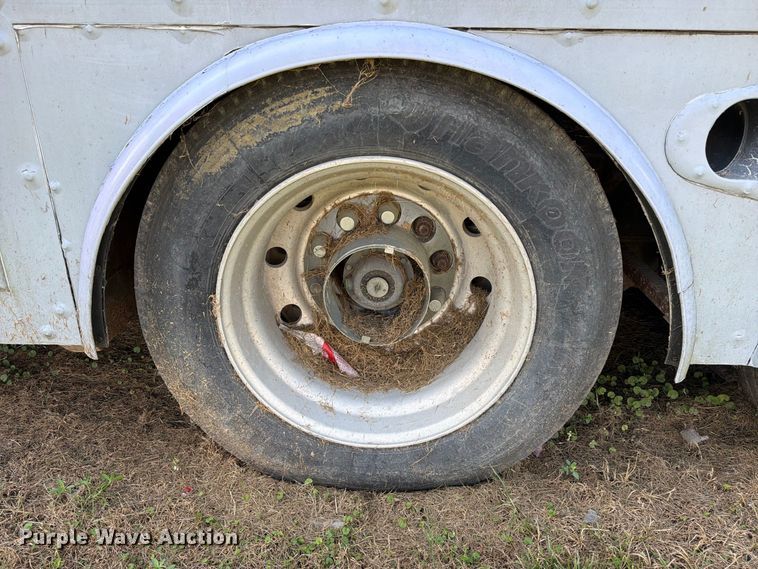 image for item EA7329 2002 Kentucky dry van trailer