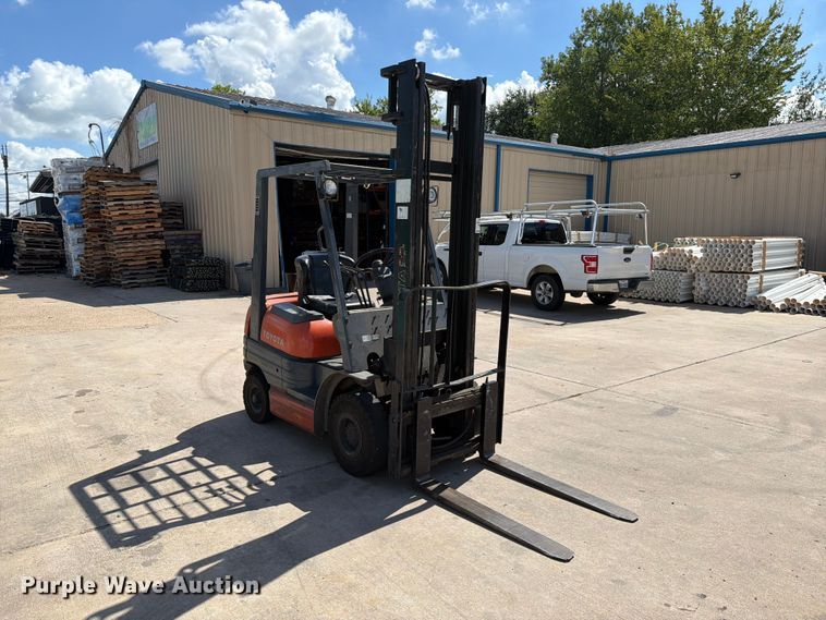 image for item EA7349 1996 Toyota 42-6FGU18 forklift