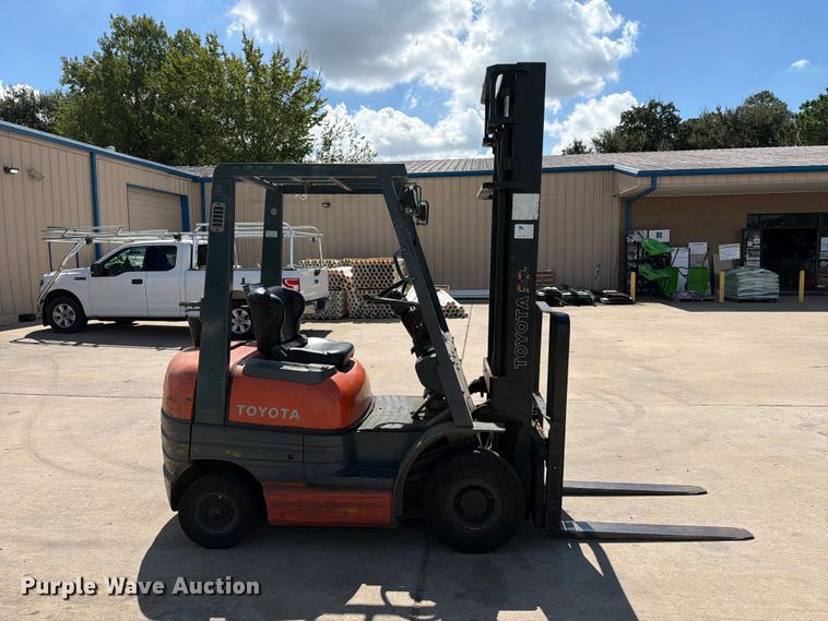 image for item EA7349 1996 Toyota 42-6FGU18 forklift
