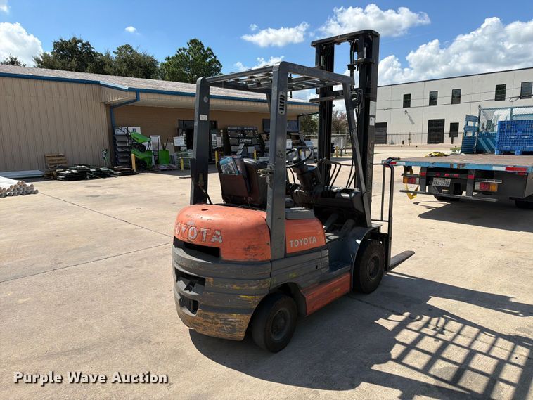 image for item EA7349 1996 Toyota 42-6FGU18 forklift