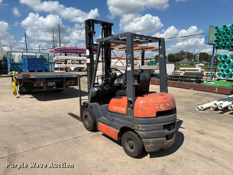 image for item EA7349 1996 Toyota 42-6FGU18 forklift