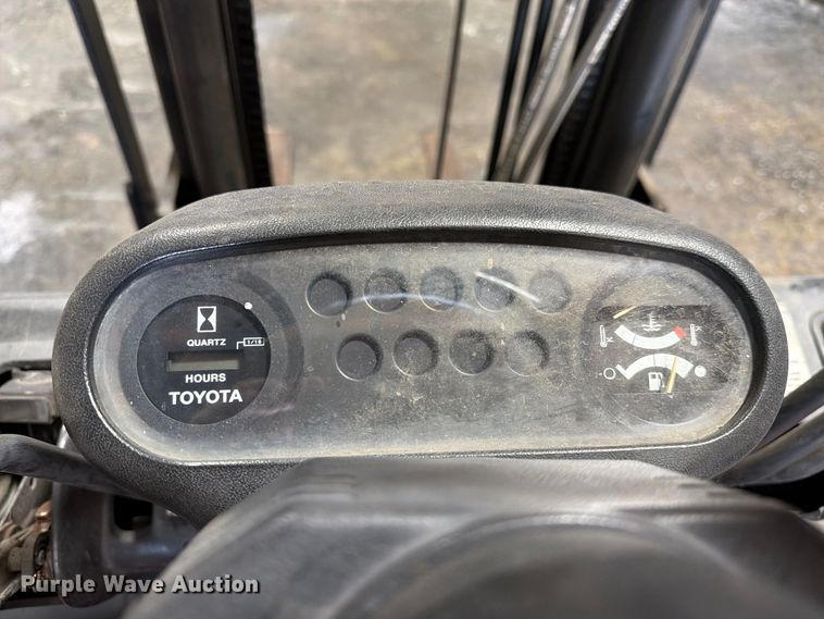 image for item EA7349 1996 Toyota 42-6FGU18 forklift